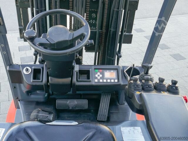 Electric forklift Toyota 02-8FBE20T