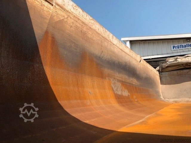 Tipper semitrailer SCHMITZ CARGOBULL Stahlhalbschalenmulde, SGF S3, 26 cbm