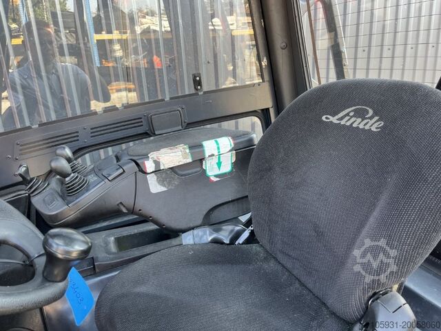 Electric 4-wheel forklift Linde E25H-01/600