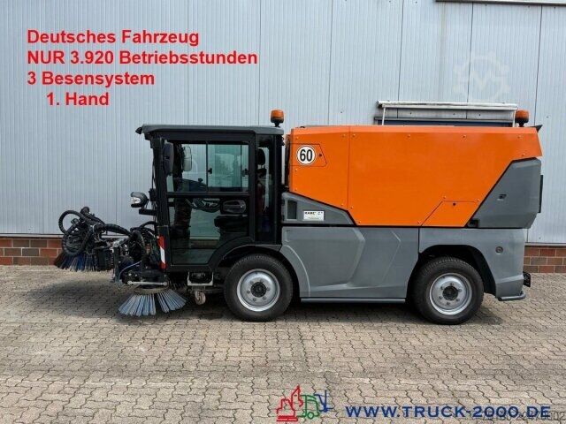 Road sweeper Kärcher Kärcher MC250 3Besen 60Km/h Wasserrecycling Sys.