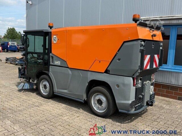 Road sweeper Kärcher Kärcher MC250 3Besen 60Km/h Wasserrecycling Sys.