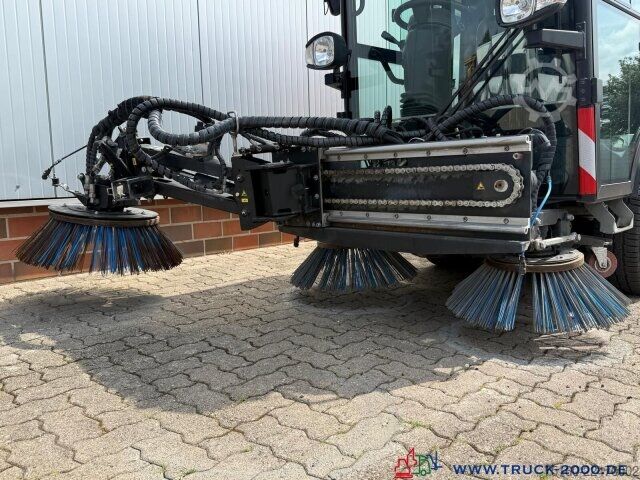 Road sweeper Kärcher Kärcher MC250 3Besen 60Km/h Wasserrecycling Sys.