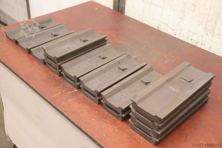 Shot blasting machine spare and wear parts unbekannt V105