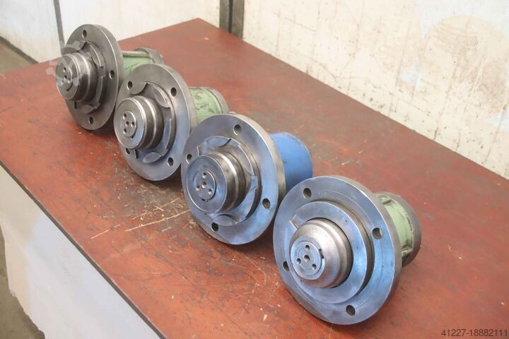 Shot blasting machine spare and wear parts unbekannt V105
