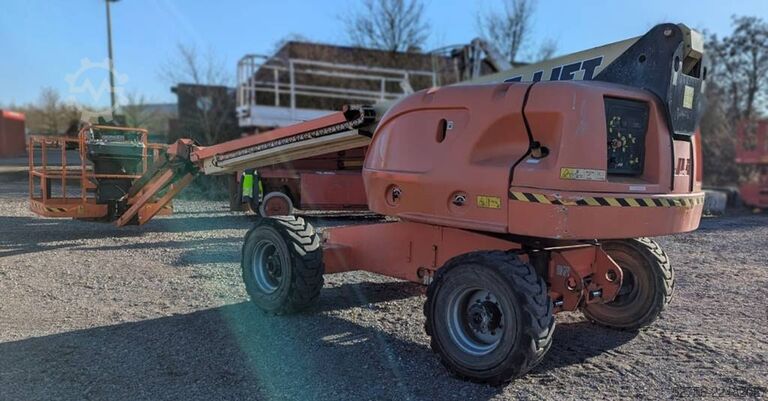 Telescopic boom lift JLG 460 SJ