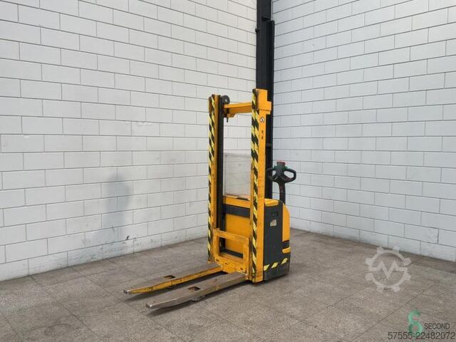 Stacker Jungheinrich EJC 110