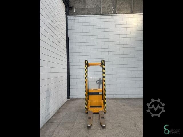 Stacker Jungheinrich EJC 110