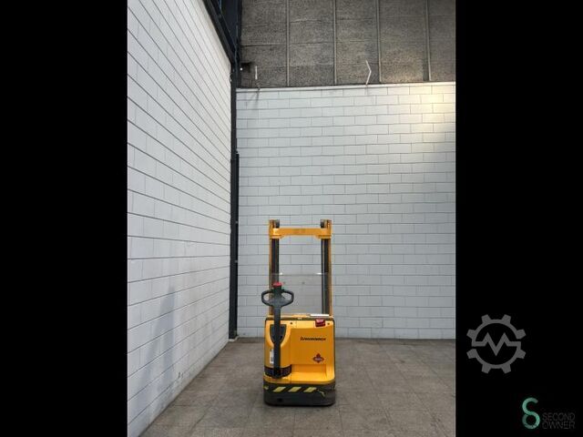 Stacker Jungheinrich EJC 110