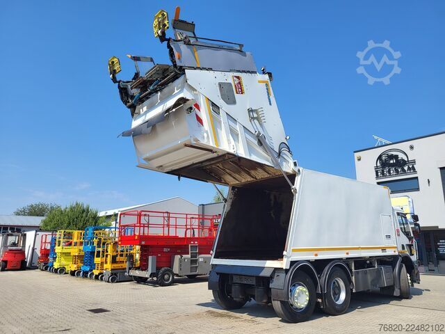 Garbage truck Renault D26 Wide