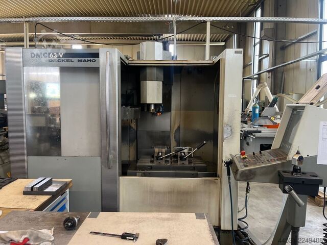 Vertikales Bearbeitungszentrum Deckel Maho DMC 63 V