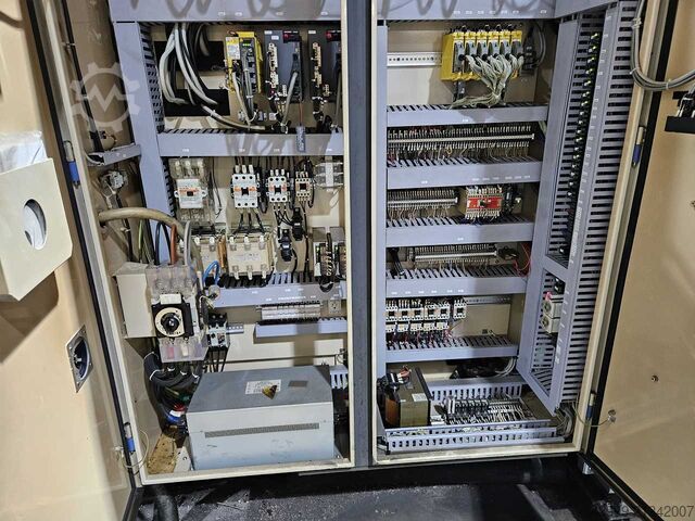 Cnc Drehmaschine mit Stangenlader TAKAMAZ XY-2000 Plus