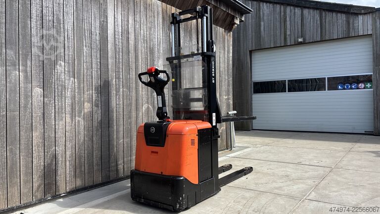 Hochhubwagen BT SP 160
