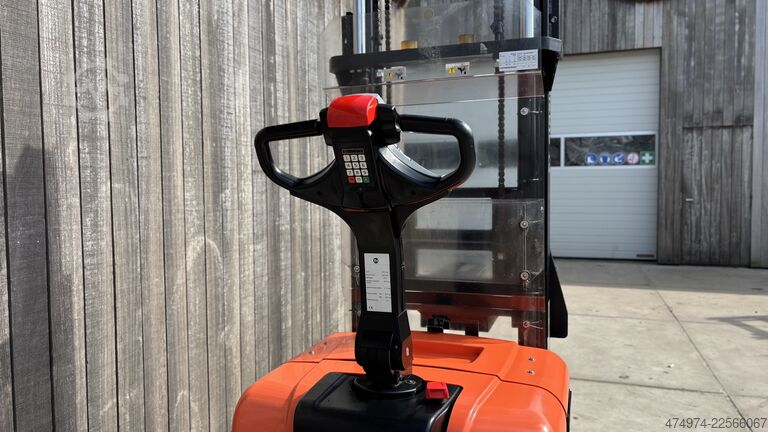 Hochhubwagen BT SP 160