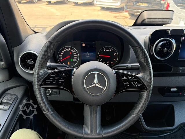 Panel van Mercedes-Benz Sprinter 317 Kasten L2H2 Autom. MBUX Navi Kamera