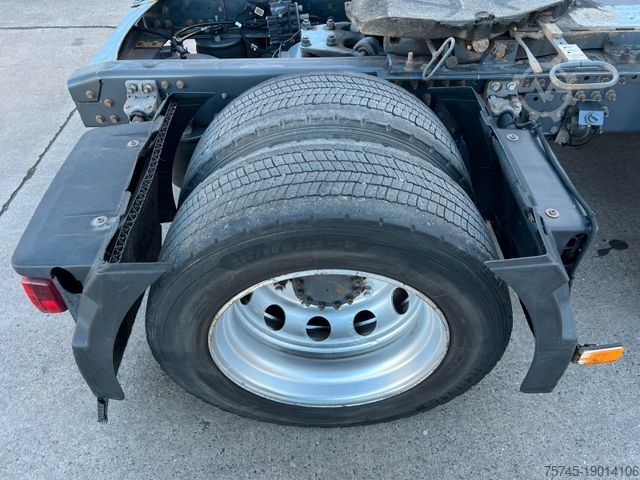 Volume tractor unit VOLVO FH 460 * LOWLINER * RETARDER * VOLLLUFTFEDERUNG