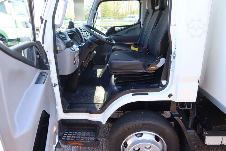 Refrigerated/freezer transport FUSO Canter Thermoking T 600R Koel/Vries + Laadklep