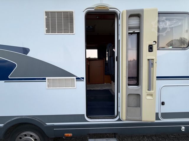 Integrated camper NIESMANN+BISCHOFF Flair 7100