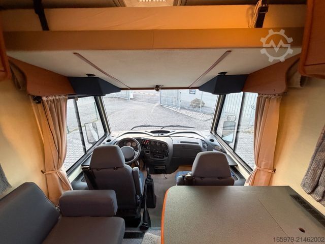 Integrated camper NIESMANN+BISCHOFF Flair 7100