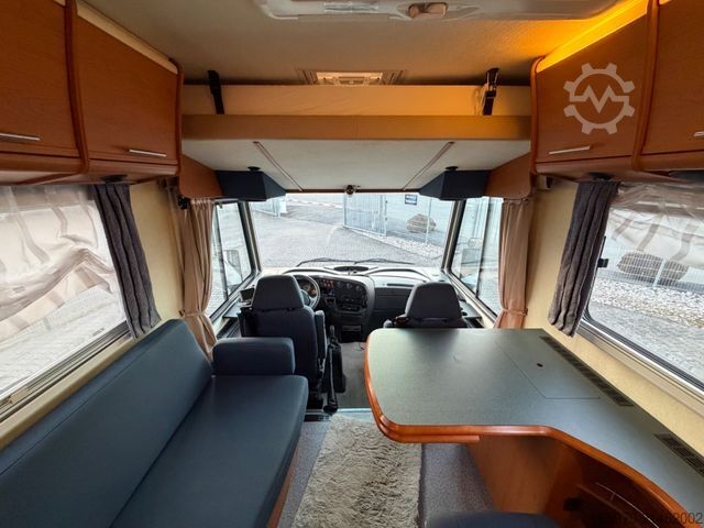 Integrated camper NIESMANN+BISCHOFF Flair 7100