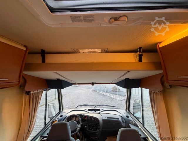 Integrated camper NIESMANN+BISCHOFF Flair 7100