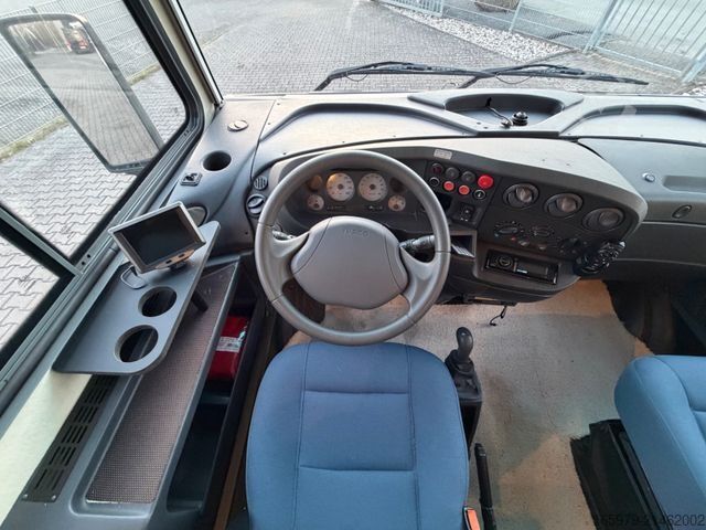 Integrated camper NIESMANN+BISCHOFF Flair 7100