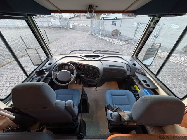 Integrated camper NIESMANN+BISCHOFF Flair 7100