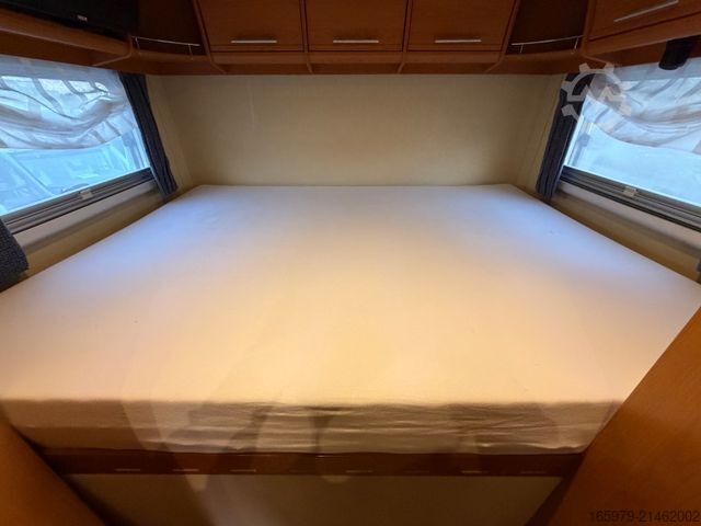 Integrated camper NIESMANN+BISCHOFF Flair 7100