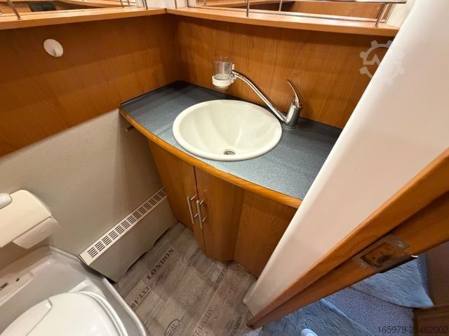 Integrated camper NIESMANN+BISCHOFF Flair 7100