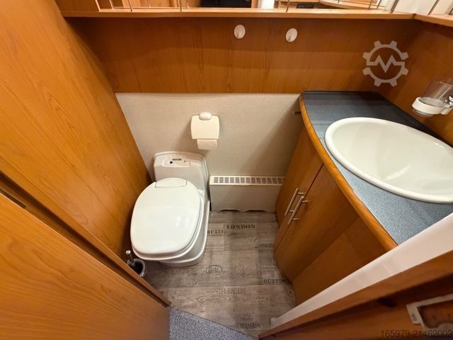 Integrated camper NIESMANN+BISCHOFF Flair 7100