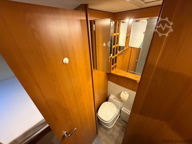 Integrated camper NIESMANN+BISCHOFF Flair 7100