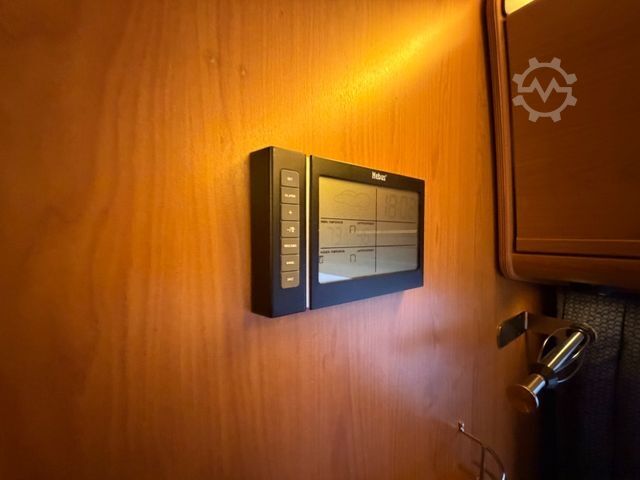 Integrated camper NIESMANN+BISCHOFF Flair 7100