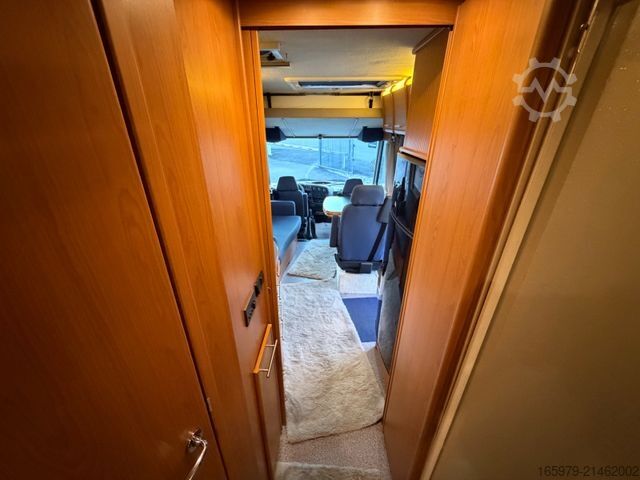 Integrated camper NIESMANN+BISCHOFF Flair 7100