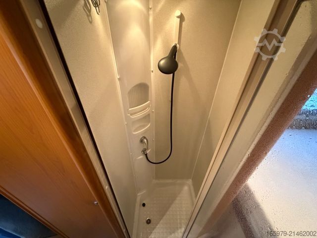 Integrated camper NIESMANN+BISCHOFF Flair 7100