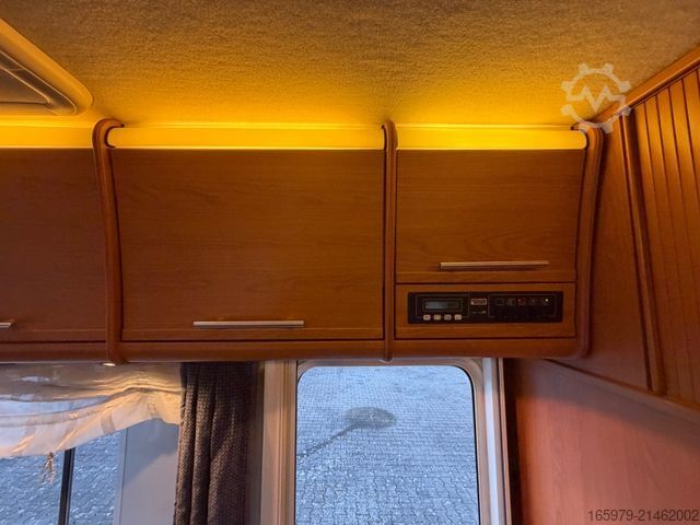 Integrated camper NIESMANN+BISCHOFF Flair 7100