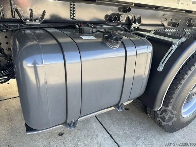 Kipper Mercedes-Benz Arocs 4140 K 8x4 Meiller Tipper