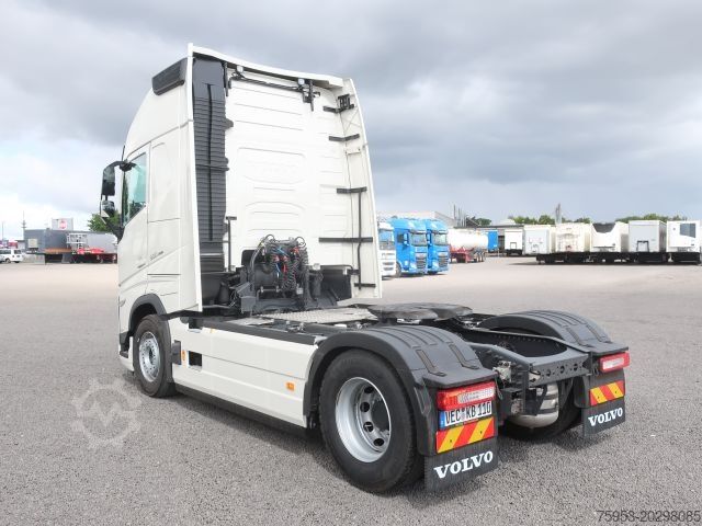 Standard tractor unit Volvo FH 500 Globetrotter XL Retarder I-ParkCool
