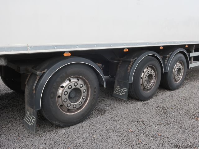 Reefer semitrailer Lamberet SR2 Lenkachse Ladebordwand Thermo King SLX200