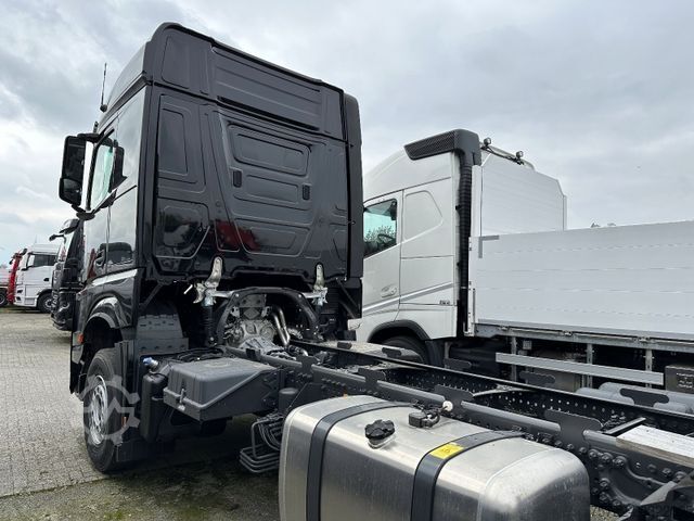 Truck chassis MERCEDES-BENZ AROCS 2653 6x4 Fahrgestell/Kran SOFORT VERFÜGBAR