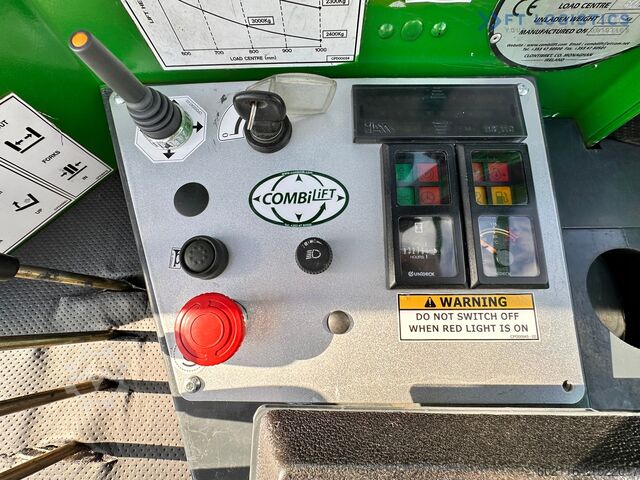 4-Wege-Gabelstapler Combilift C4000 / TRIPLEX / 4900MM / GAS