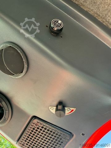 Mäher KUBOTA Großflächenfrontmäher F3680 4x4 mit Kabine 25KW