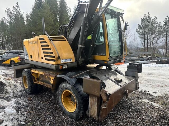 Raupenbagger Volvo EW160B Wheel excavator w/ Rototilt, 1 bucket and s