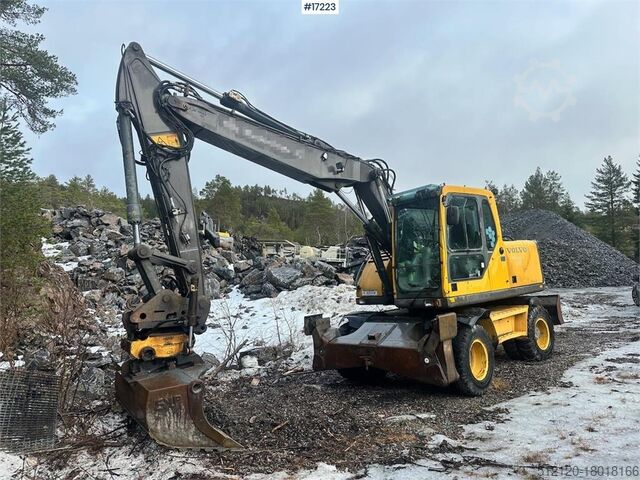 Raupenbagger Volvo EW160B Wheel excavator w/ Rototilt, 1 bucket and s