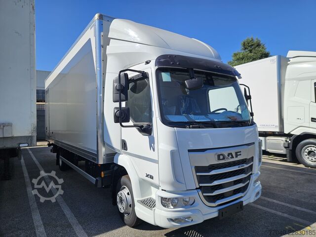 Box truck DAF XB 230 FA 12 t furgonato con sponda