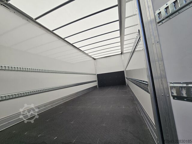 Box truck DAF XB 230 FA 12 t furgonato con sponda