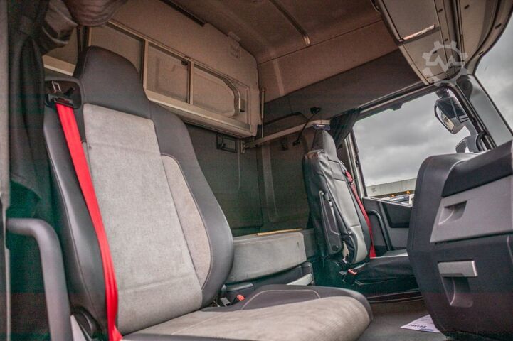 Standard tractor RENAULT T520+INTARDER+BIG AXLE+ 70Ton