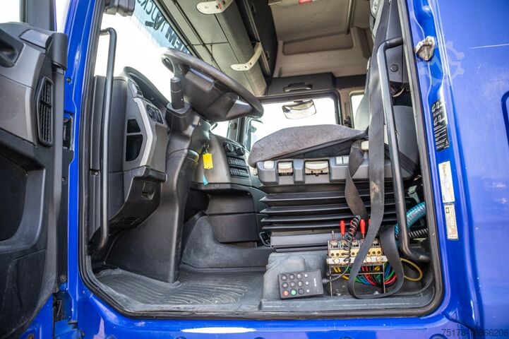 Hook arm system MAN TGX 25.440 LL - HIAB 122 PRO