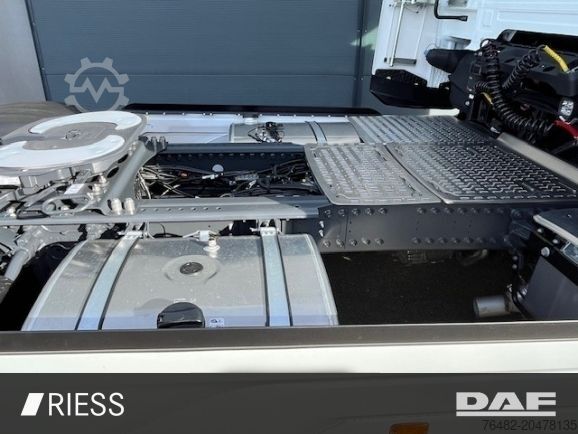 Standard SZM DAF XG 530 FT Alcoa Leder Vollluft Standklima