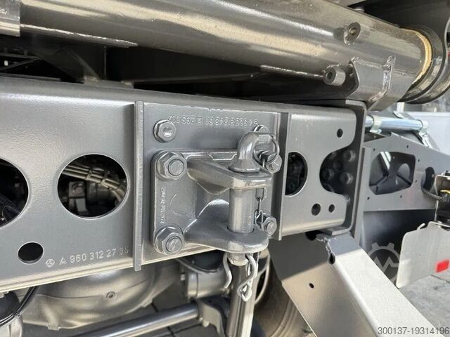 Kipper Mercedes-Benz Arocs 4140 K 8x4 Meiller Tipper