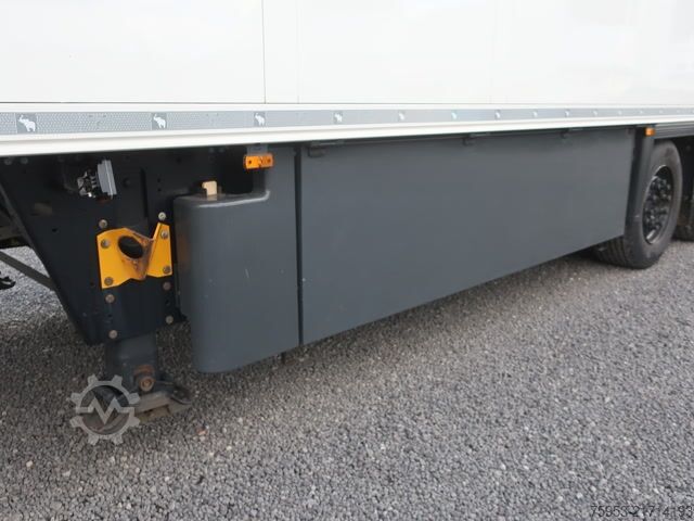 Reefer semitrailer Schmitz Cargobull SKO 24 Doppelstock 2.700 mm Carrier Vector HE19