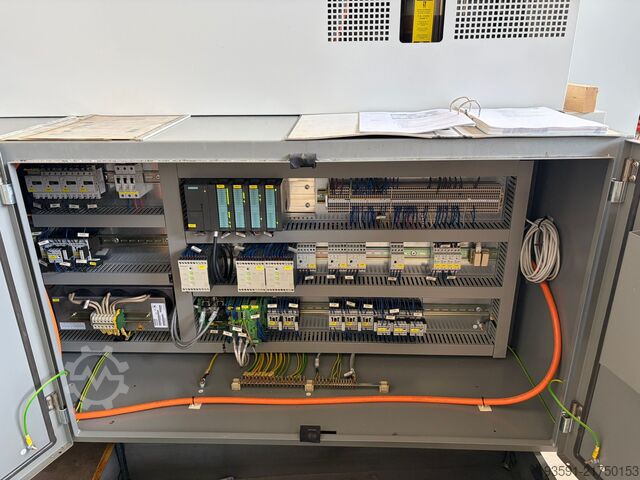 Cycle-controlled lathe Gildemeister NEF 320